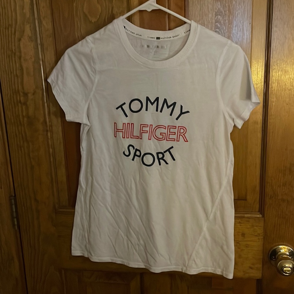 Tommy Hilfiger T-shirt Sport. Size Small. Color White.